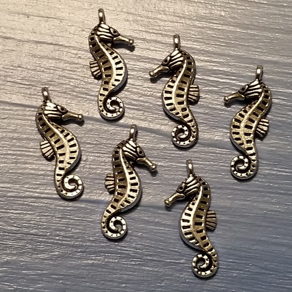 Seahorse Charm - Antique Silver Tone - 8 Charms